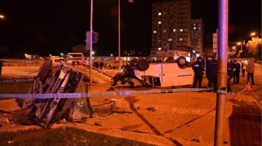 Kayseri'de Otomobil İle Minib&uuml;s &Ccedil;arpıştı: 7 Yaralı