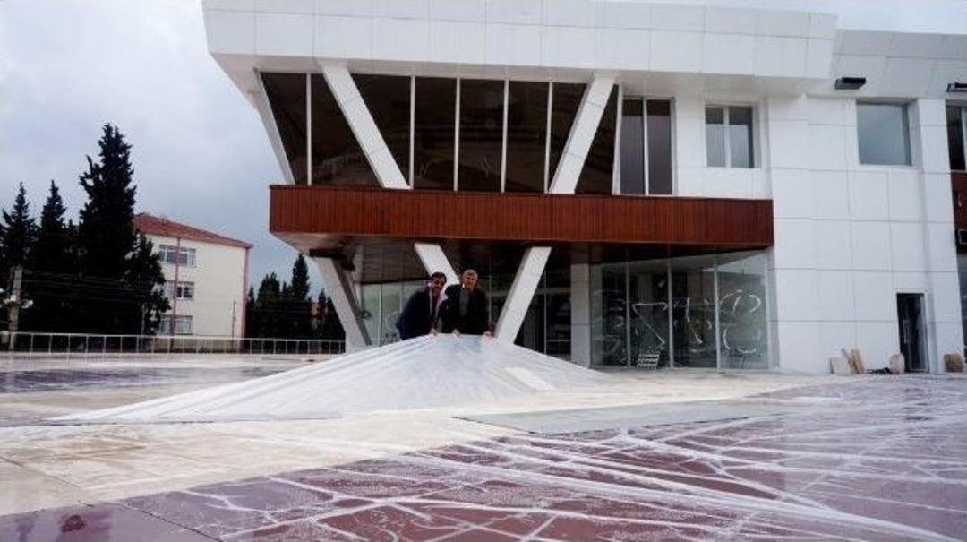 Sarıg&ouml;l'de İş Yerlerini Su Bastı