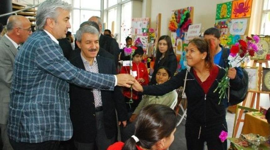 Engelliler Haftası Resim Sergisi T&ouml;renle A&ccedil;ıldı