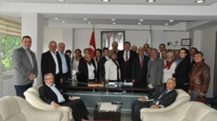 CHP eski y&ouml;neticileri Nuri Tekin'i ziyaret ettiler