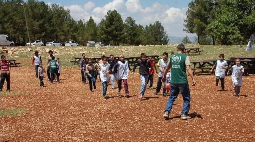 Yader&rsquo;den, Yetim &Ccedil;ocuklara Piknik