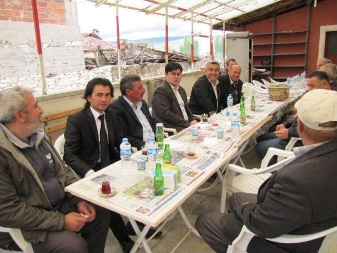 Hisarcık'ın Yukarı Yoncaağa&ccedil; K&ouml;y&uuml;nde 'hayır Yemeği'