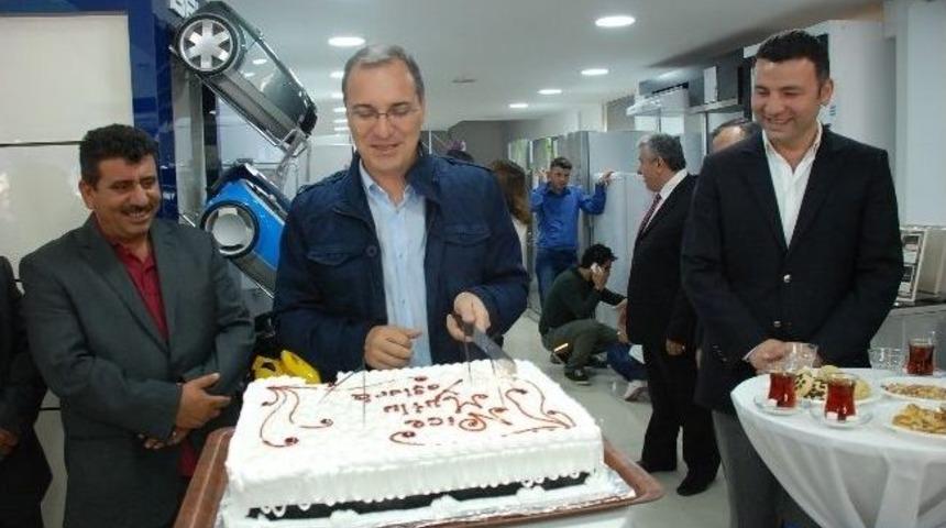 Didim Kaymakamı Emiroğlu'na Doğum Günü Sürprizi