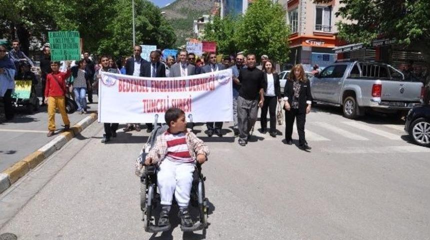 Tunceliler Engelsiz Yaşama Dikkat &Ccedil;ekmek İ&ccedil;in Y&uuml;r&uuml;d&uuml;