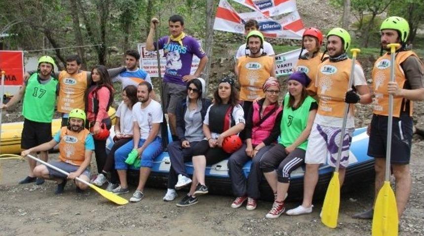 Erzurum&rsquo;da Start Alan T&uuml;rkiye Rafting Şampiyonası Renkli G&ouml;r&uuml;nt&uuml;ler Oluşturdu