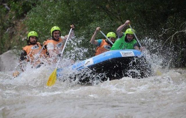 Erzurum’da Start Alan Türkiye Rafting Şampiyonası Renkli Görüntüler Oluşturdu 3