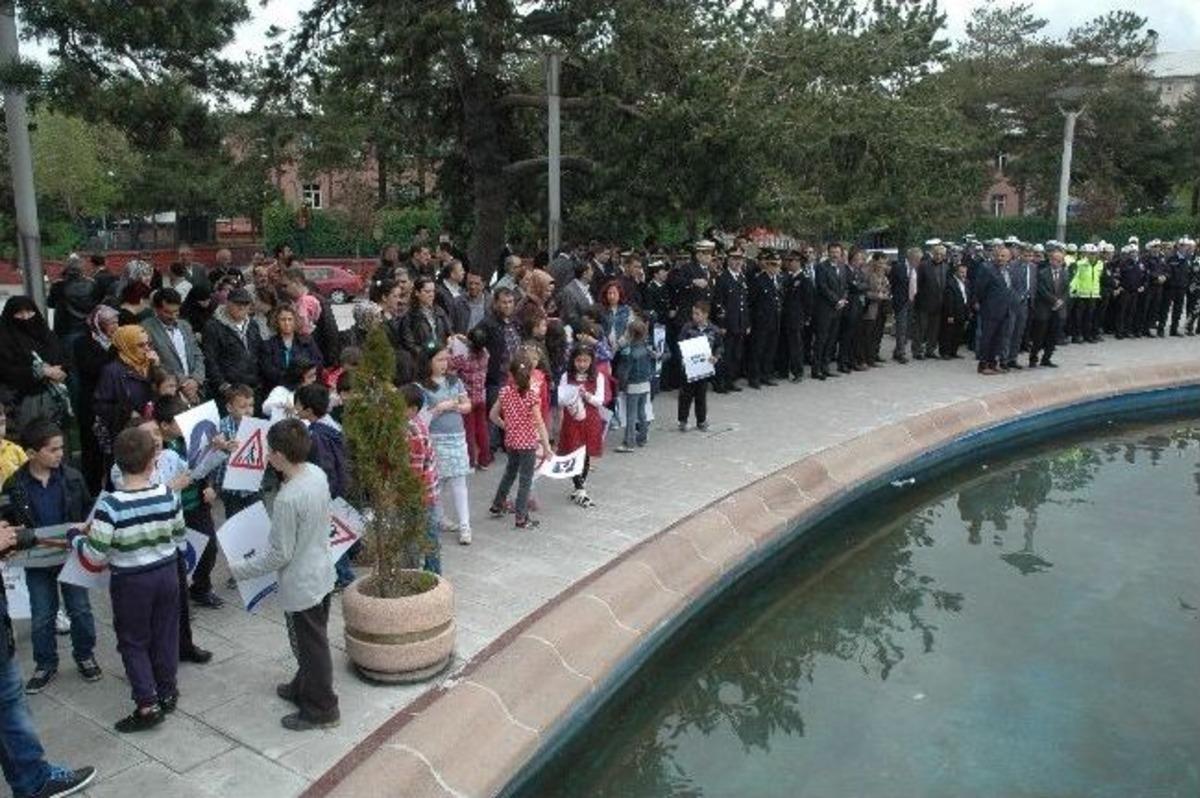 Erzurum&rsquo;da Karayolu Ve Trafik G&uuml;venliği Haftası Kutlandı
