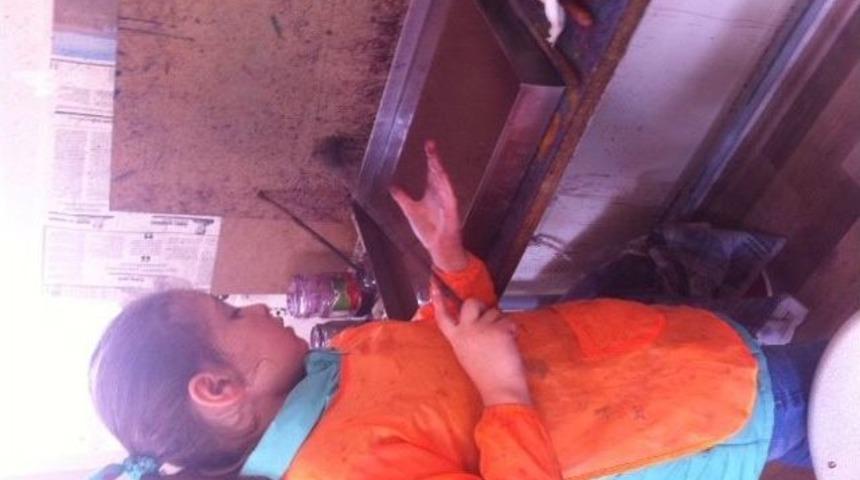 Minik Ebrucu Z&uuml;mra&rsquo;nın Anneler G&uuml;n&uuml; Heyecanı