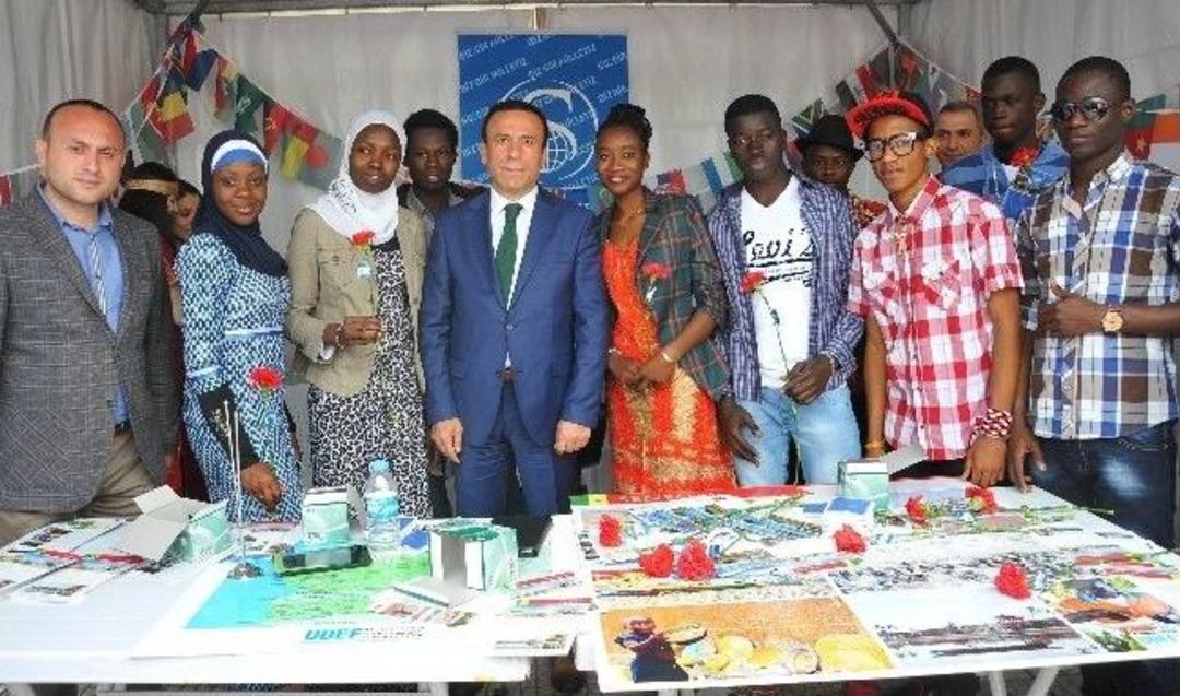 Başkan Gen&ccedil;, Yabancı &Ouml;ğrencilerle Buluştu