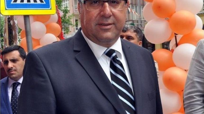 L&uuml;ks Otomobiller Anneler İ&ccedil;in S&uuml;slendi