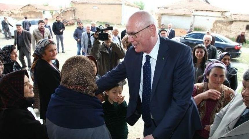 Başkan Kurt Anneleri Ziyaret Etti