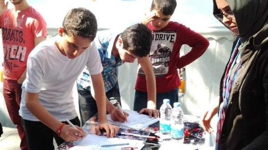 "adalet İ&ccedil;in Feneri Yak" Kampanyasında 150 Bin İmza Toplandı