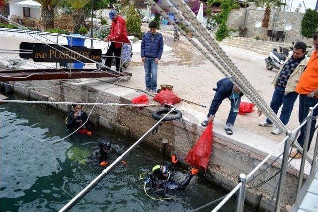 Dat&ccedil;a Belediyesi&rsquo;nden Deniz Dibi Temizliği 1