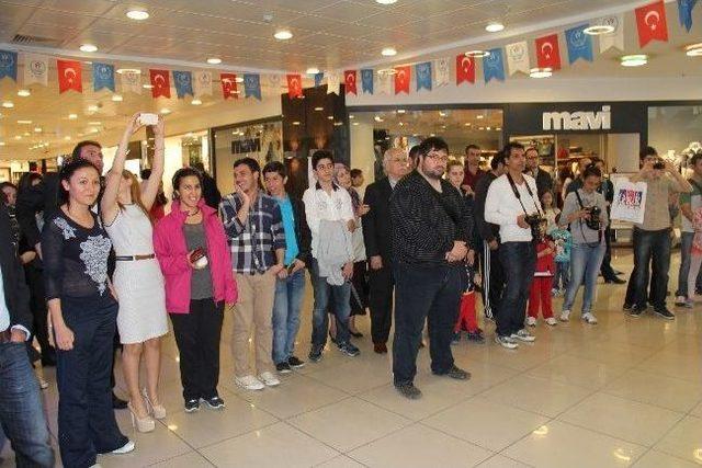 Avm&rsquo;de Halk Oyunları G&ouml;sterisi 1