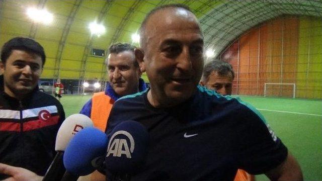 Ak Parti Milletvekilleri Ve Bakanlar Futbol Maçı İle Stres Attı