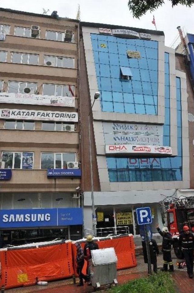 Bakkal Borcu İçin İntihara Kalkışan Simitçiyi Valinin Korumaları İkna Etti