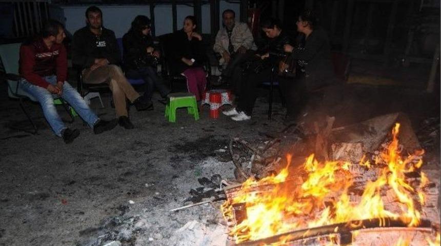 Antalya&rsquo;da Fabrika İş&ccedil;ilerinin Eylemi S&uuml;r&uuml;yor