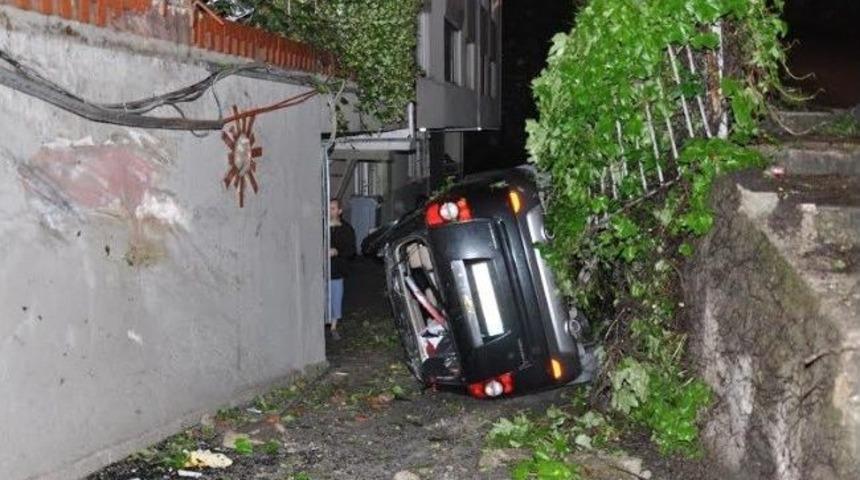 Eczaneye İla&ccedil; Almaya Giderken Kaza Yaptılar: 2 &Ouml;l&uuml;, 2 Yaralı