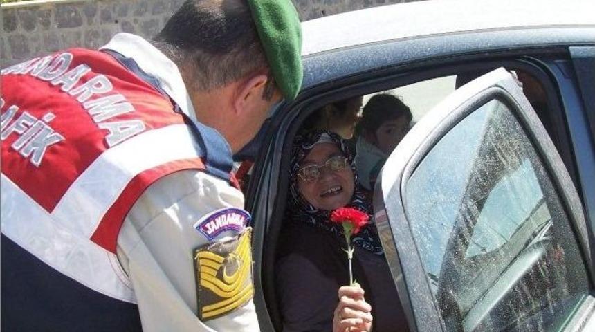 Jandarma, Anneleri Unutmadı