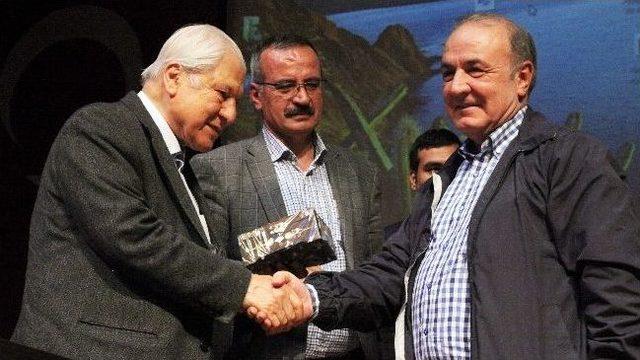 Ga&uuml;n&rsquo;de  edebiyat Eylemi Ve Nuri Pakdil  Adlı S&ouml;yleşi 1