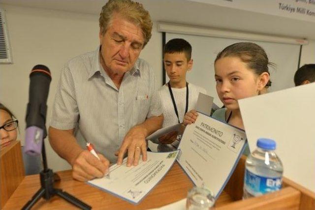 D&uuml;nya Miraslarının Gen&ccedil; Koruyucuları 1