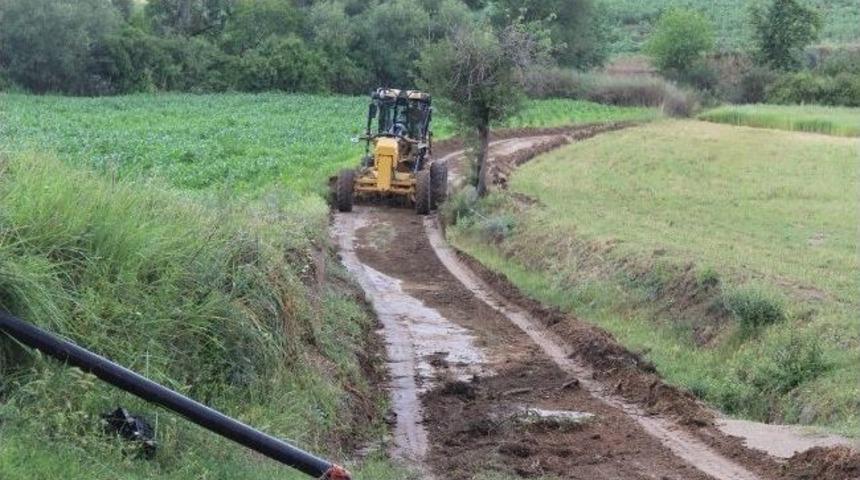 Sarı&ccedil;am&rsquo;da Tarım Arazilerinin Yolları A&ccedil;ılıyor