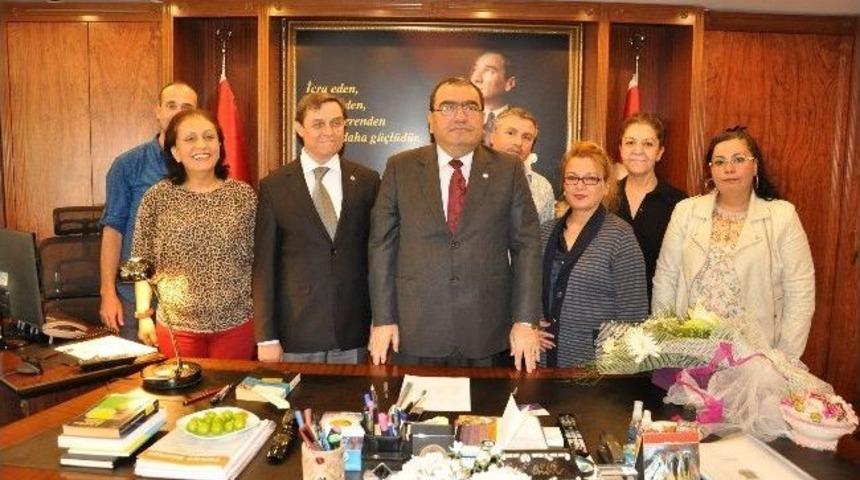 Belediye Tiyatro Topluluğu Kaymakam Okur&rsquo;u Ziyaret Etti