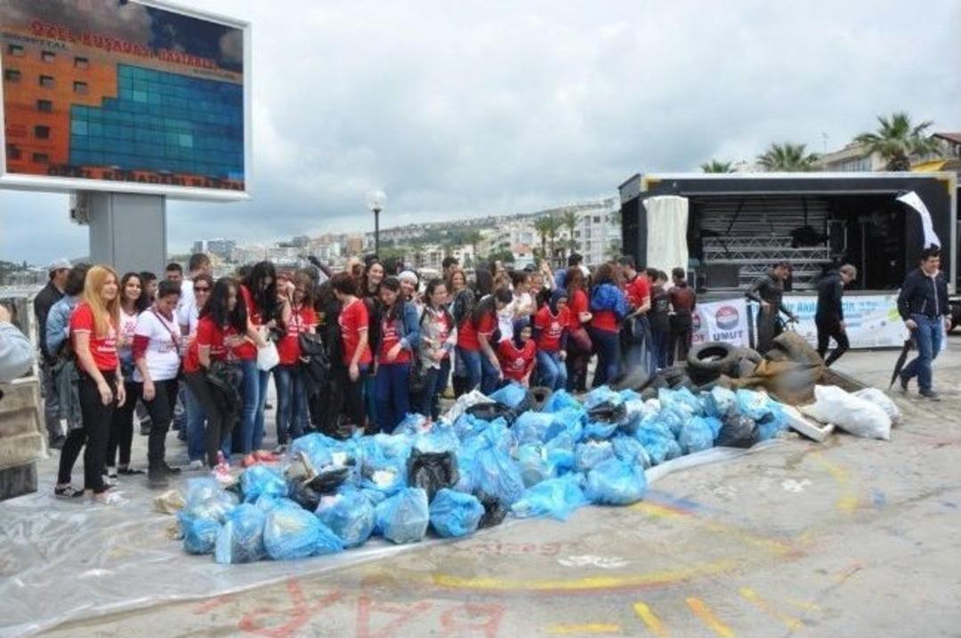 Kuşadası&rsquo;nda Haydi Yapalım Temizlik Kampanyası