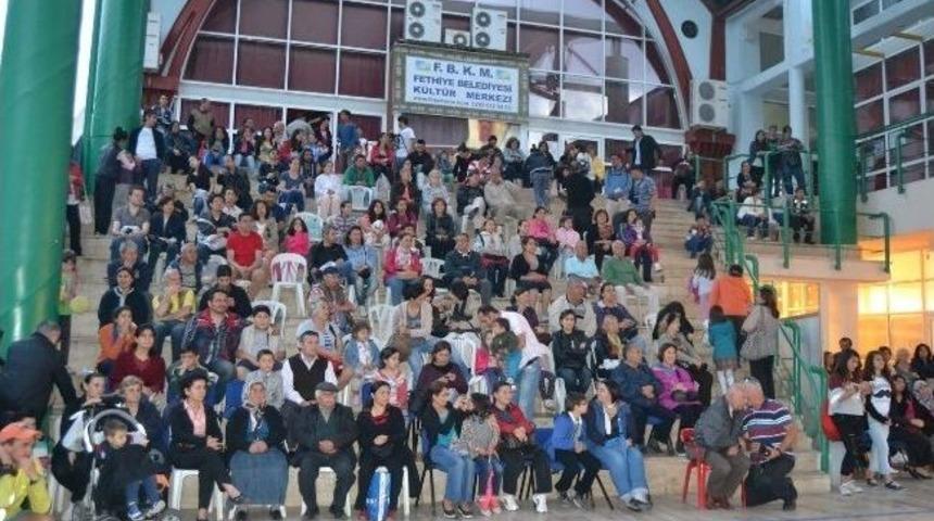 Fethiye'de D&uuml;nya M&uuml;zikleri Şenliği İlgiyle İzlendi