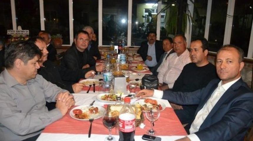 Okul M&uuml;d&uuml;rlerinden G&uuml;ltekin&rsquo;e Veda Yemeği