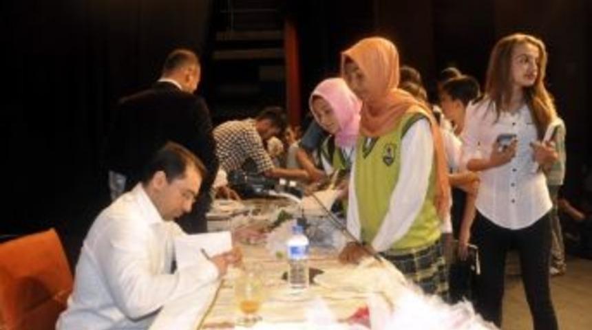 Okay Tiryakioğlu &Ouml;ğrencilerle Buluştu