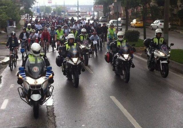 Trafik Haftası Nedeniyle Bisiklet Turu Ger&ccedil;ekleşti 2
