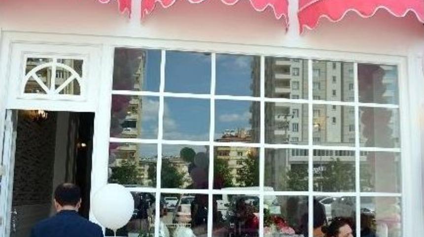 T&uuml;rkiye&rsquo;de İlk Anne &Ccedil;ocuk Kafesi Gaziantep'te A&ccedil;ıldı