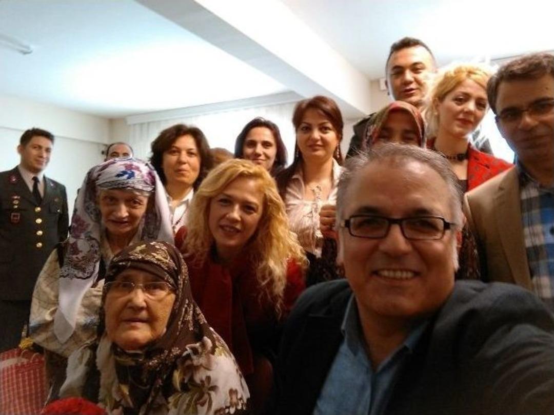 Anneler G&uuml;n&uuml; Selfie&rsquo;si