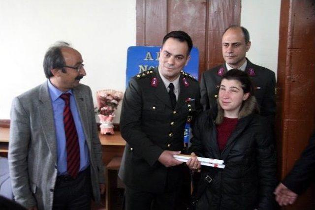 Jandarma dan G&ouml;rme Engellilere Anlamlı Hediye 2