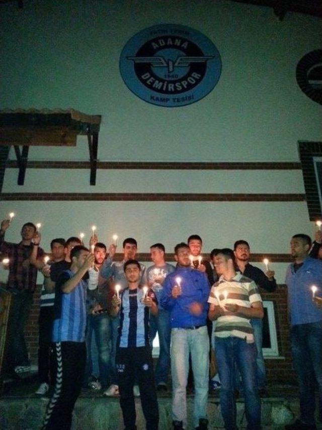 Taraftarlar Elektrik Kesintisini Mumla Protesto Ettiler 1