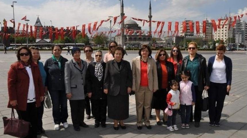 Türk Anneleri Derneği Başkanı Fikriye Merdan: