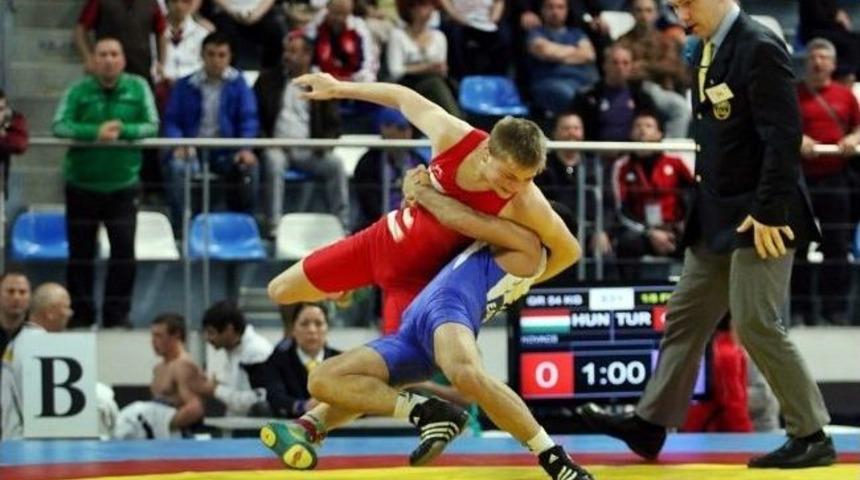 Milli G&uuml;reş&ccedil;iler, Madalya İ&ccedil;in Mindere &Ccedil;ıkacak