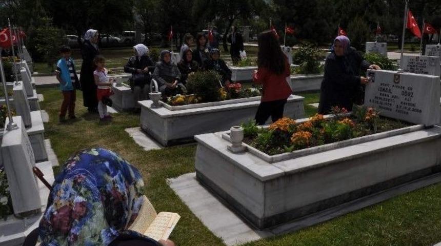 Şehit Annesinden Y&uuml;rek Burkan S&ouml;zler: