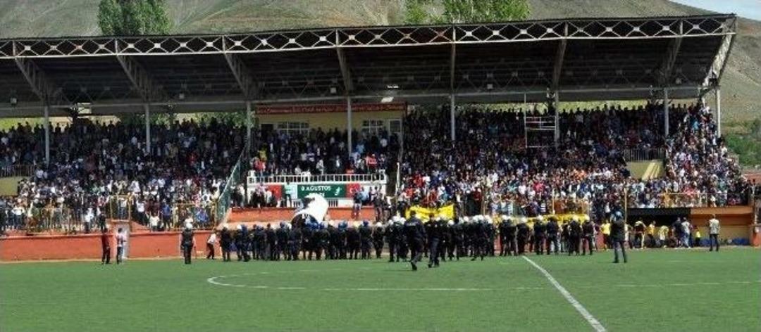 Bitlis&rsquo;te Bal Ligi'ne Y&uuml;kselme Ma&ccedil;ında Olaylar &Ccedil;ıktı