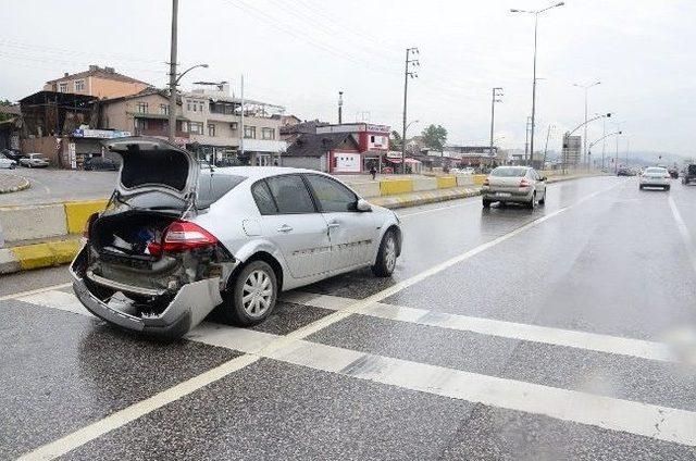 Derince’de Zincirleme Kaza: 4 Yaralı