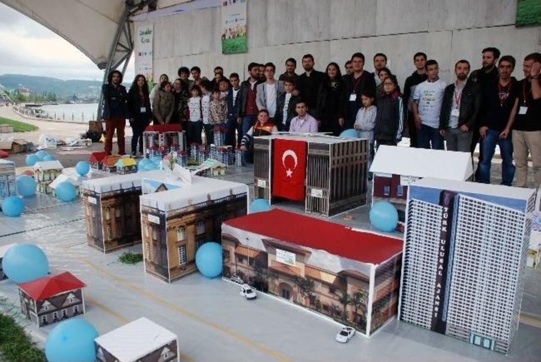 Minik &Ouml;ğrenciler Maketlerle Şehir Kurdu