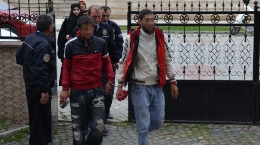 Tecav&uuml;z Zanlıları Adliyeye Sevk Edildi