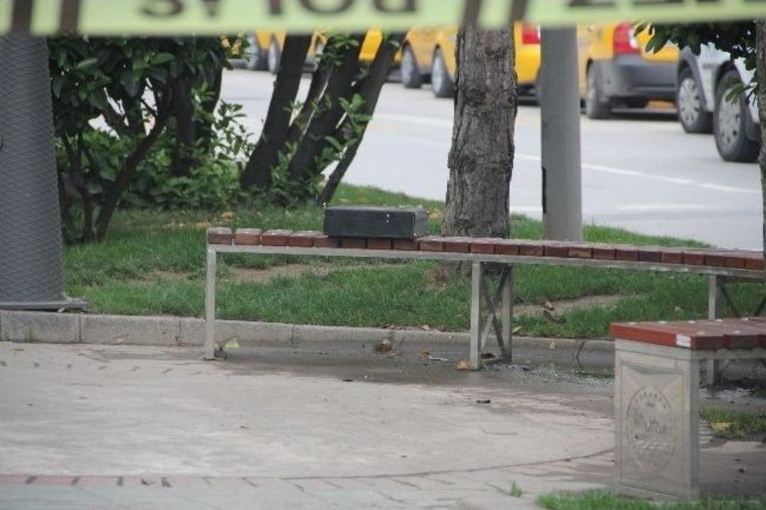 Parkta Unutulan &Ccedil;anta Polisi Alarma Ge&ccedil;irdi