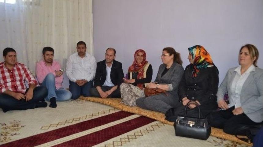 Başkan G&uuml;ven&ccedil;'ten, Yılın Annesine Lcd Televizyon