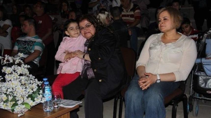 Engelli &Ccedil;ocuklar Ve Annelerine A&ccedil;ık Hava Konseri