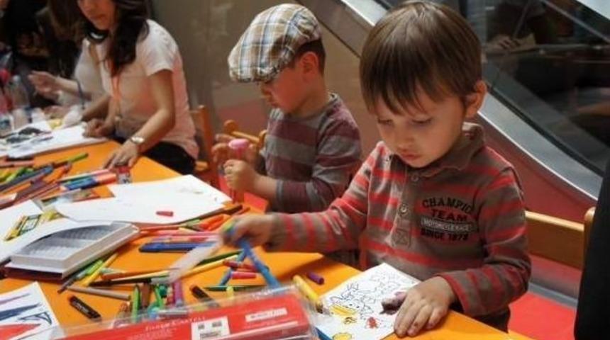 Anneler G&uuml;n&uuml; Espark Alışveriş Merkezi&rsquo;nde De Kutlandı