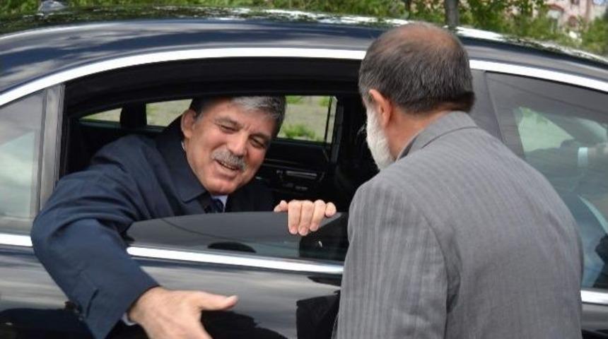 Cumhurbaşkanı Abdullah G&uuml;l Aile Mezarlığını Ziyaret Etti