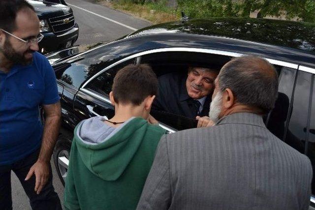 Cumhurbaşkanı Abdullah Gül Aile Mezarlığını Ziyaret Etti