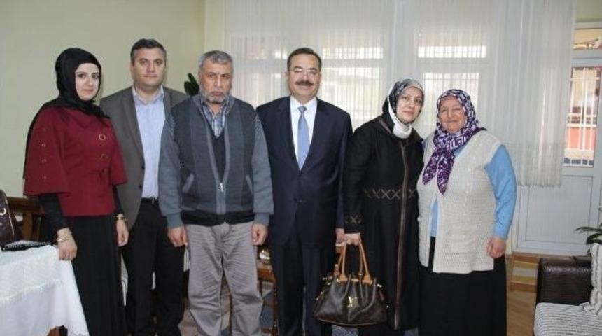 Başkan Acehan, Şehit Annelerini Ve Huzurevi Sakinlerini Unutmadı